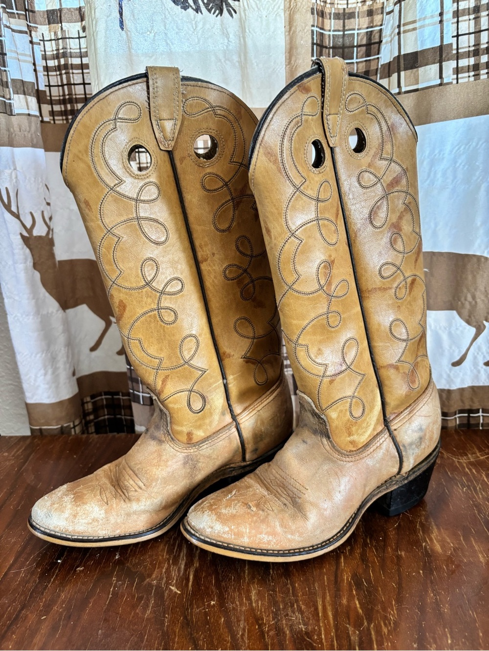 ACME vintage Tan Leather Embroidered Pull-On Western Boots